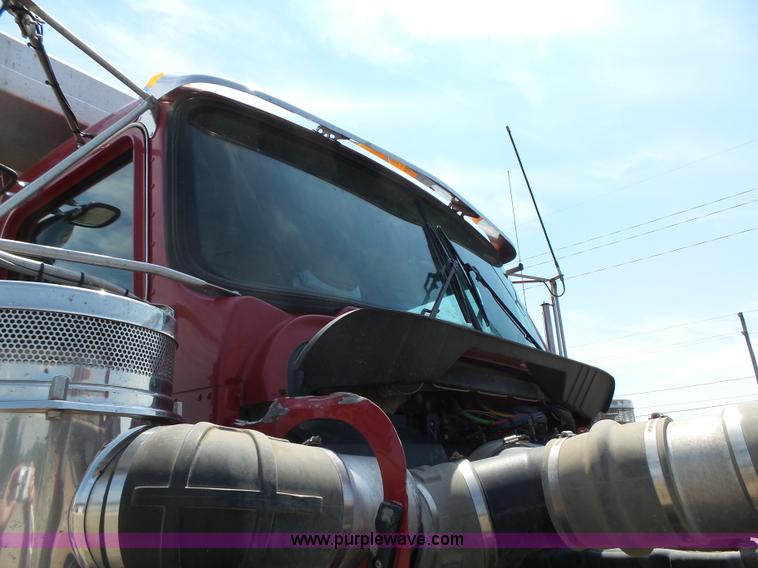 image for item K2207 2007 Kenworth T800 dump truck