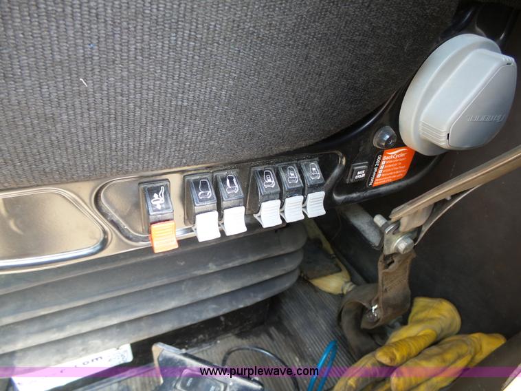 image for item K2207 2007 Kenworth T800 dump truck