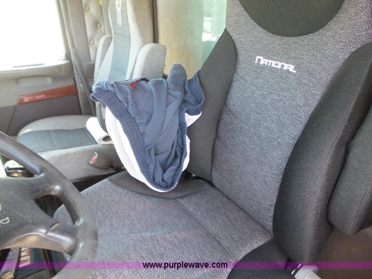 image for item K2207 2007 Kenworth T800 dump truck