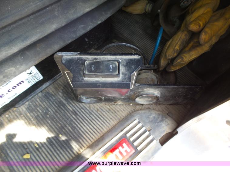 image for item K2207 2007 Kenworth T800 dump truck