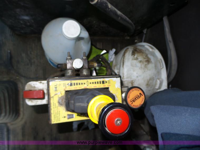 image for item K2207 2007 Kenworth T800 dump truck