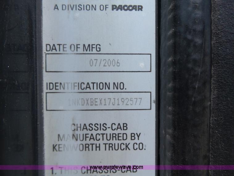 image for item K2207 2007 Kenworth T800 dump truck