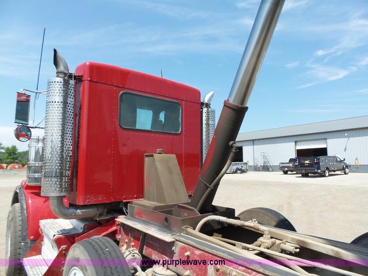 image for item K2207 2007 Kenworth T800 dump truck