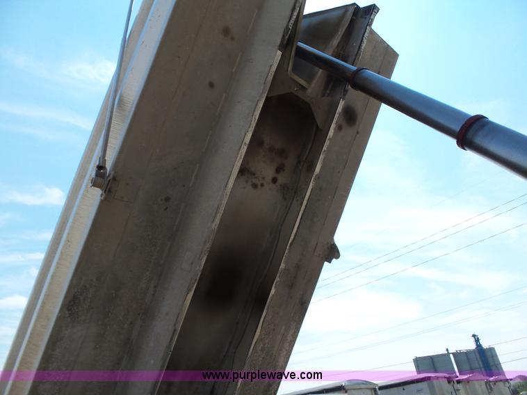 image for item K2207 2007 Kenworth T800 dump truck