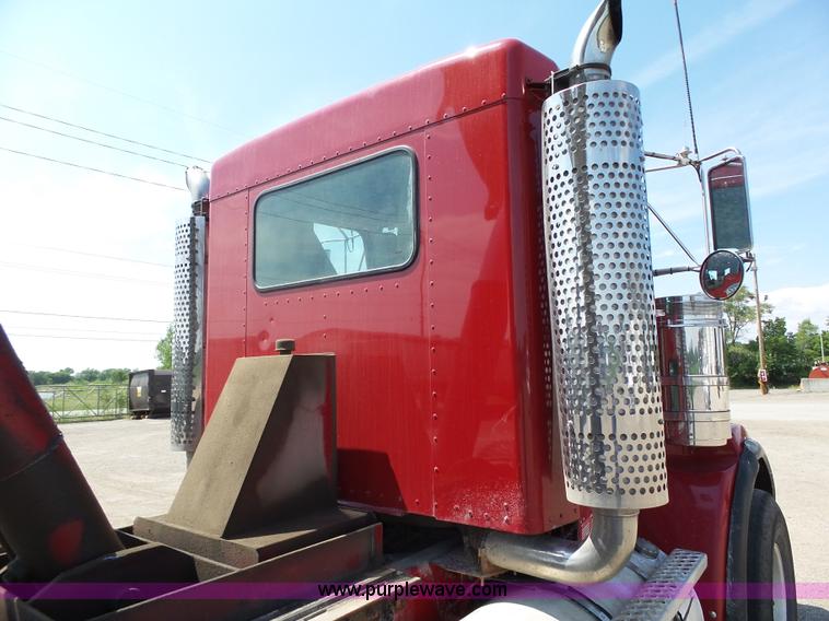 image for item K2207 2007 Kenworth T800 dump truck