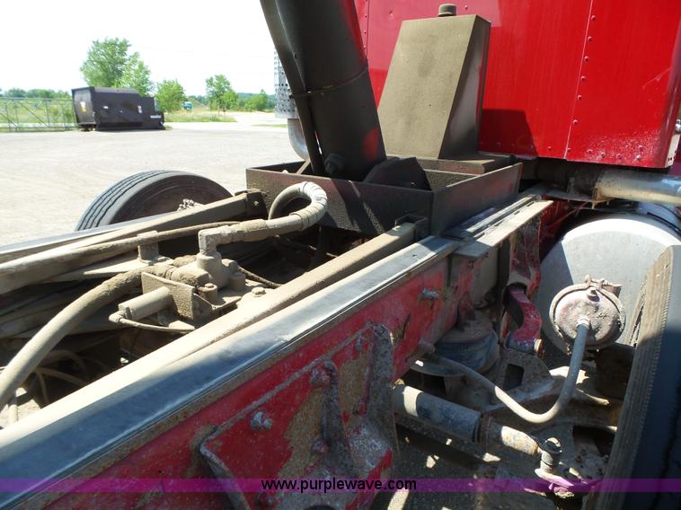 image for item K2207 2007 Kenworth T800 dump truck