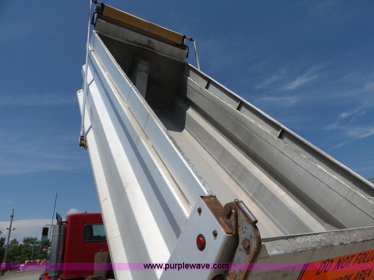 image for item K2207 2007 Kenworth T800 dump truck