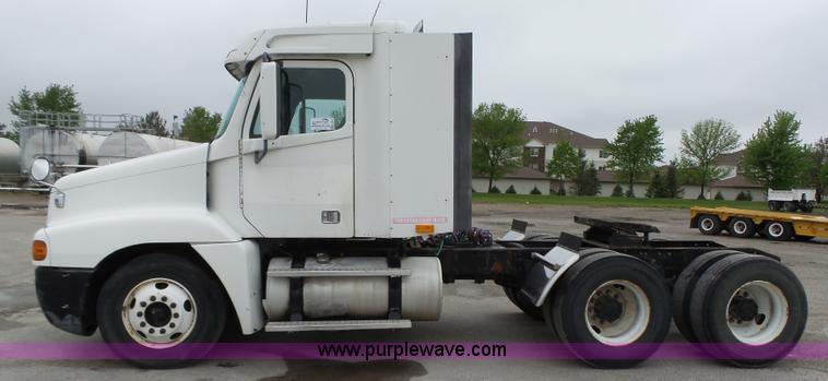 image for item K2234 1999 Freightliner Century Class semi truck