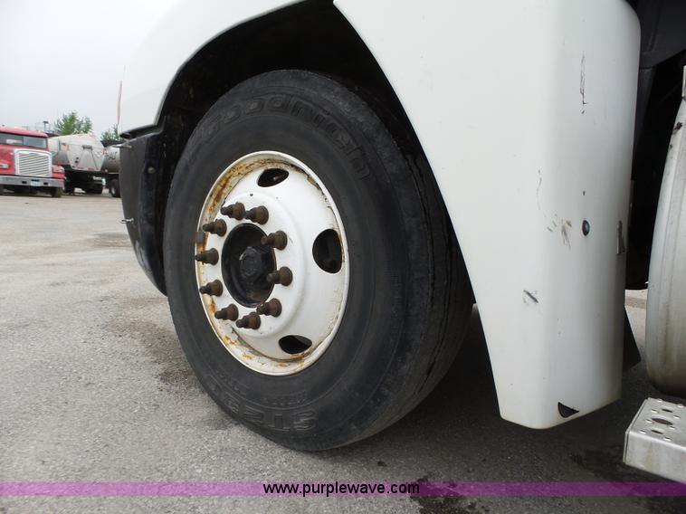 image for item K2234 1999 Freightliner Century Class semi truck