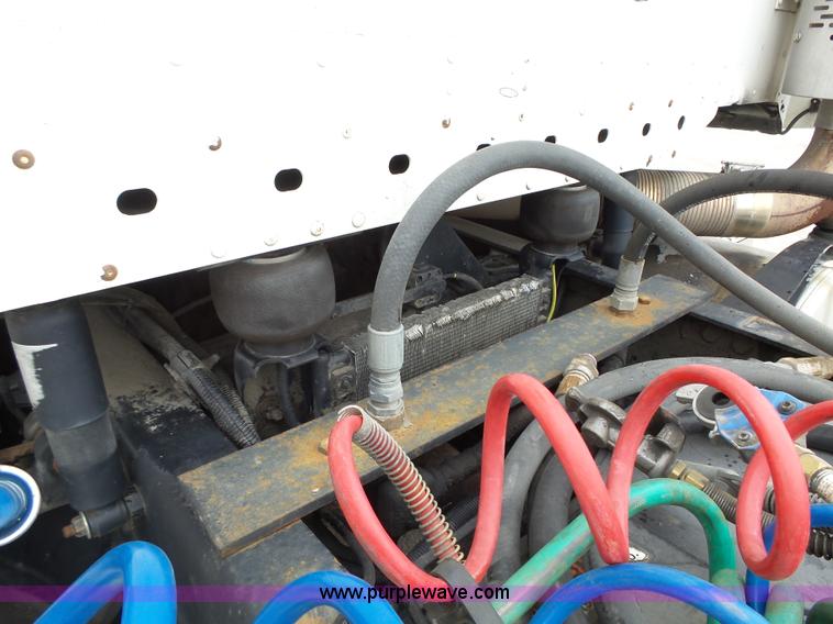 image for item K2234 1999 Freightliner Century Class semi truck