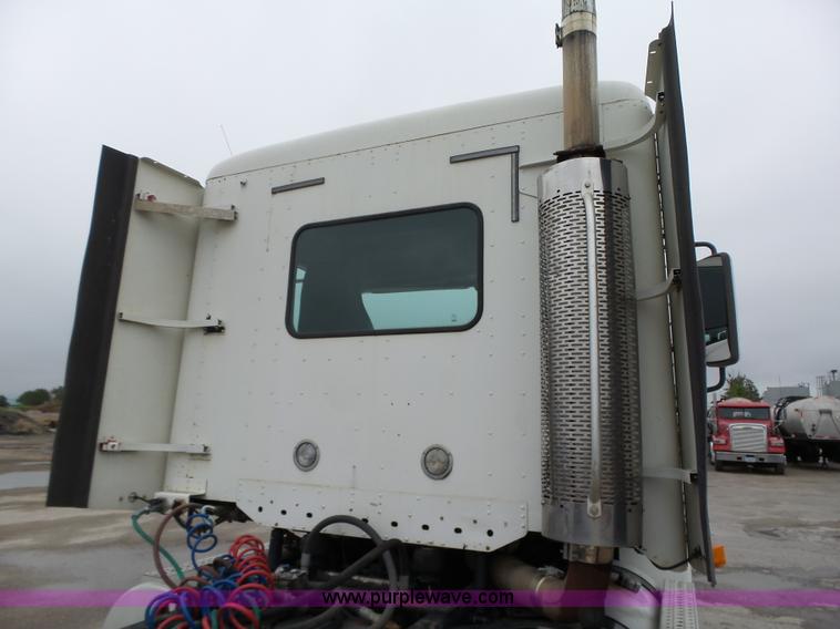 image for item K2234 1999 Freightliner Century Class semi truck