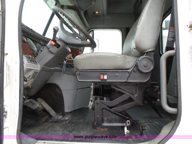 image for item K2234 1999 Freightliner Century Class semi truck