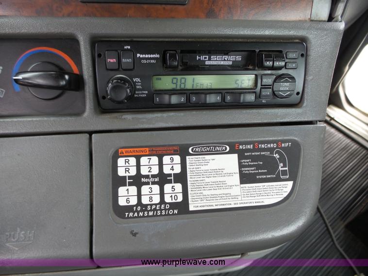 image for item K2234 1999 Freightliner Century Class semi truck