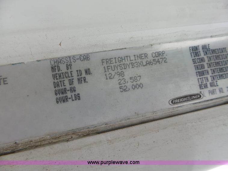 image for item K2234 1999 Freightliner Century Class semi truck