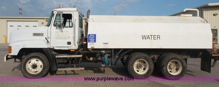 image for item K4623 1998 Mack CH613 tank truck