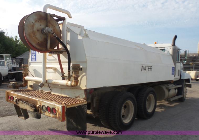 image for item K4623 1998 Mack CH613 tank truck