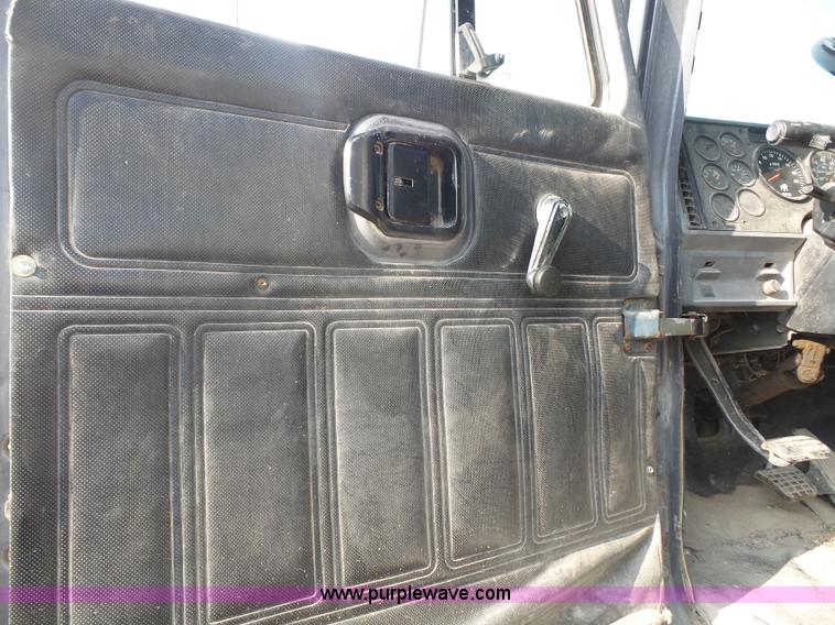 image for item K4623 1998 Mack CH613 tank truck