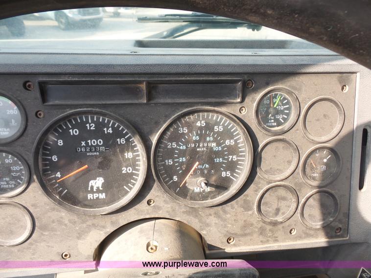 image for item K4623 1998 Mack CH613 tank truck