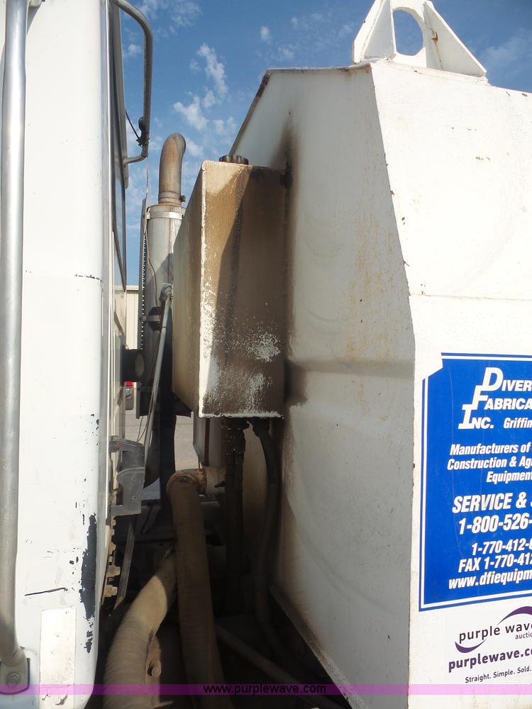 image for item K4623 1998 Mack CH613 tank truck