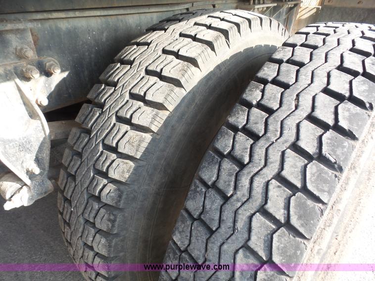 image for item K4623 1998 Mack CH613 tank truck