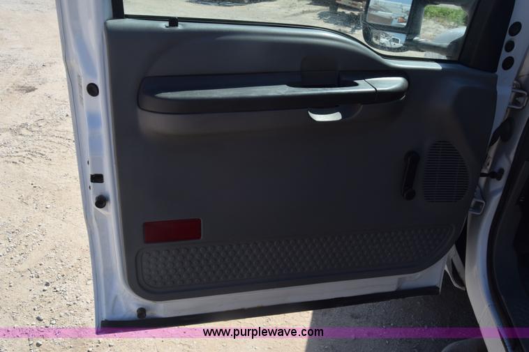 image for item K7279 2004 Ford F550 bucket truck