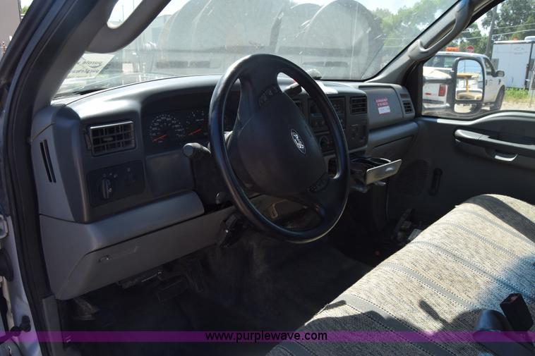 image for item K7279 2004 Ford F550 bucket truck