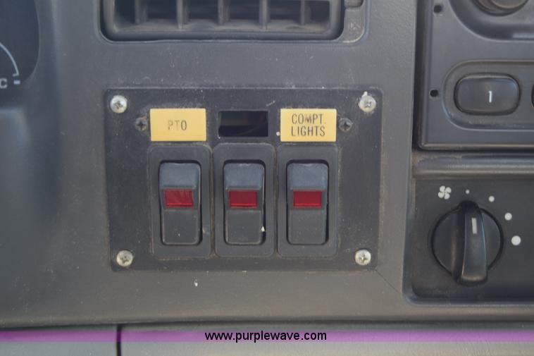 image for item K7279 2004 Ford F550 bucket truck