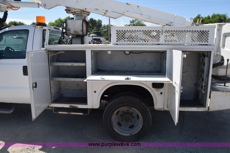 image for item K7279 2004 Ford F550 bucket truck