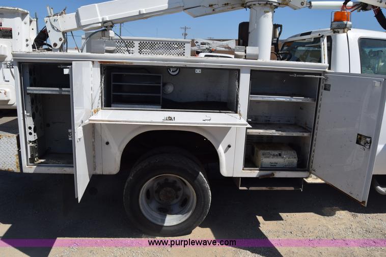 image for item K7279 2004 Ford F550 bucket truck