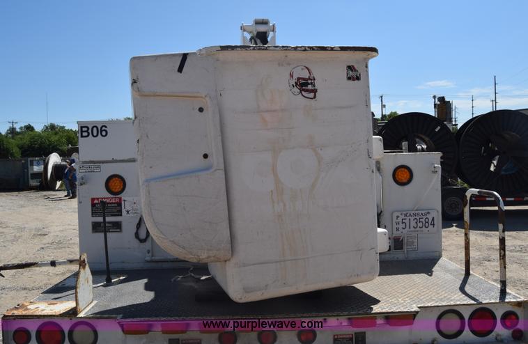 image for item K7279 2004 Ford F550 bucket truck