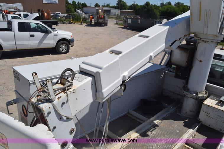 image for item K7279 2004 Ford F550 bucket truck