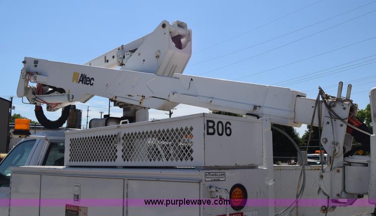 image for item K7279 2004 Ford F550 bucket truck