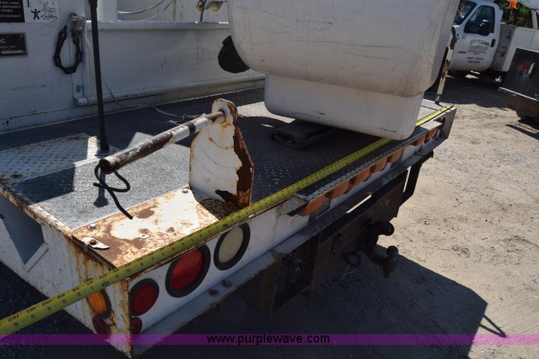 image for item K7279 2004 Ford F550 bucket truck
