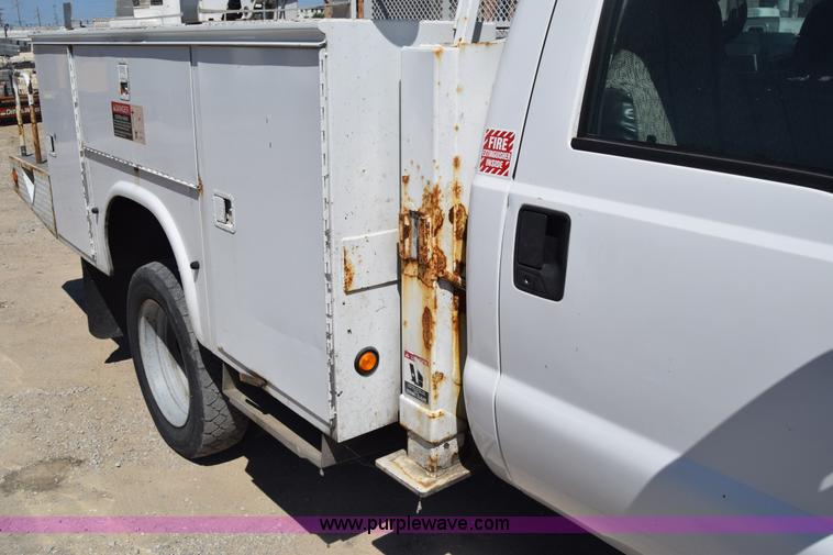 image for item K7279 2004 Ford F550 bucket truck