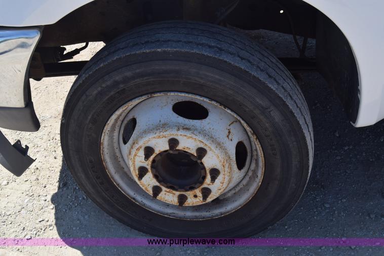 image for item K7279 2004 Ford F550 bucket truck