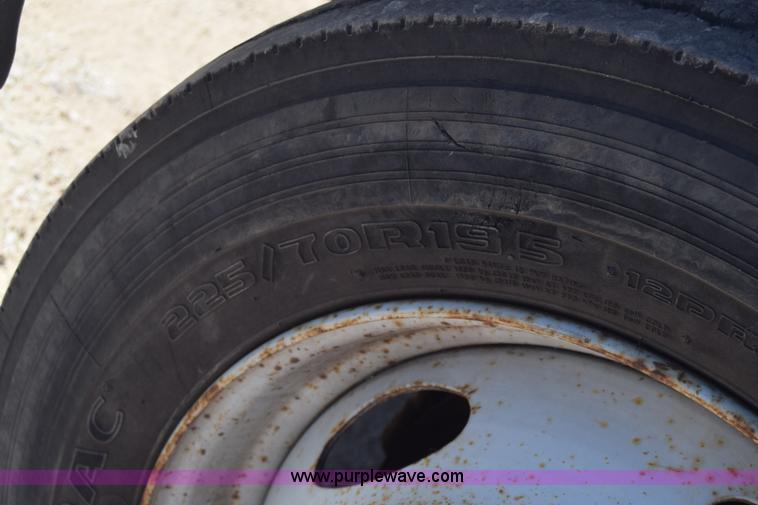 image for item K7279 2004 Ford F550 bucket truck