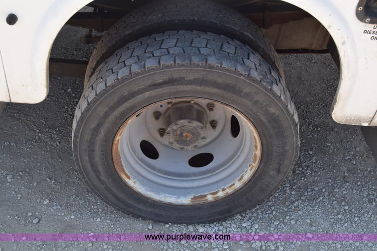 image for item K7279 2004 Ford F550 bucket truck
