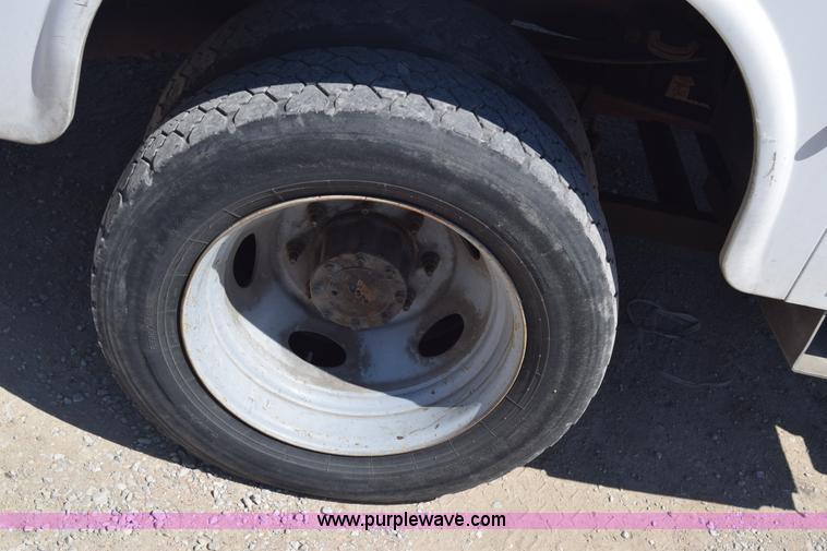 image for item K7279 2004 Ford F550 bucket truck