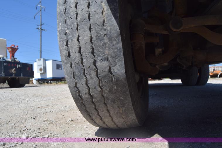 image for item K7279 2004 Ford F550 bucket truck