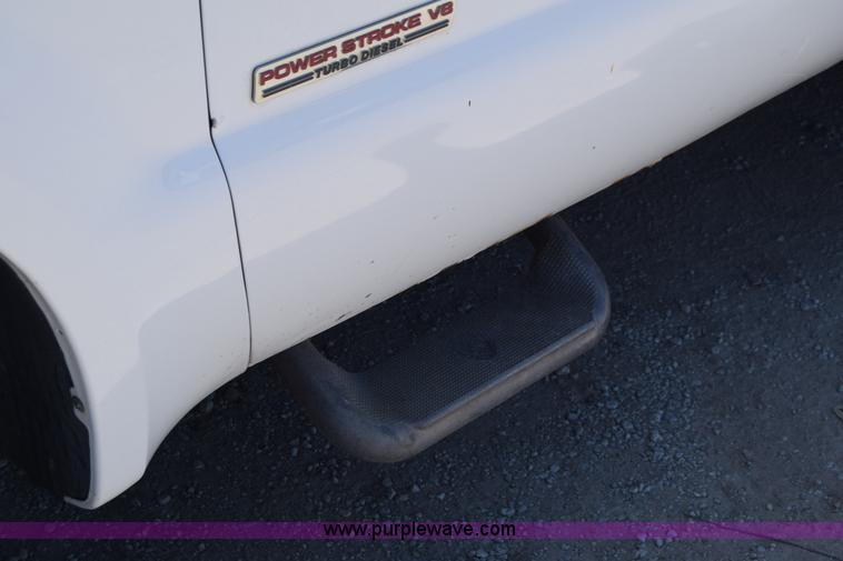 image for item K7279 2004 Ford F550 bucket truck