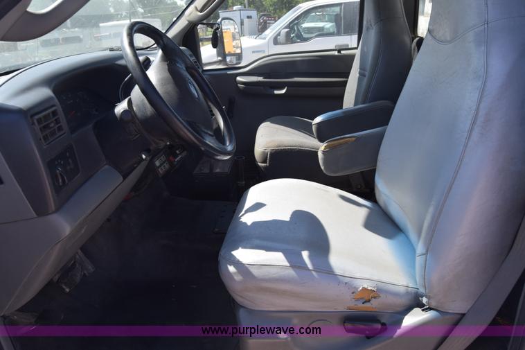 image for item K7281 2003 Ford F550 bucket truck