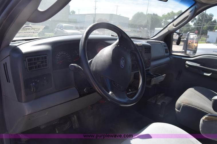 image for item K7281 2003 Ford F550 bucket truck