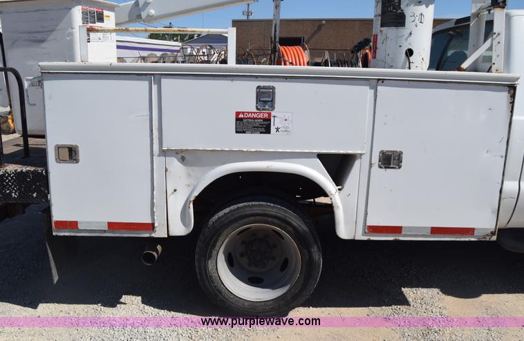image for item K7281 2003 Ford F550 bucket truck