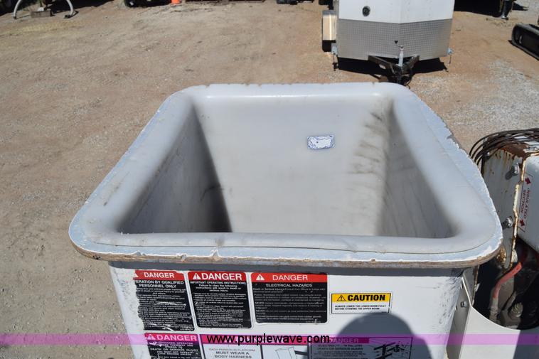 image for item K7281 2003 Ford F550 bucket truck