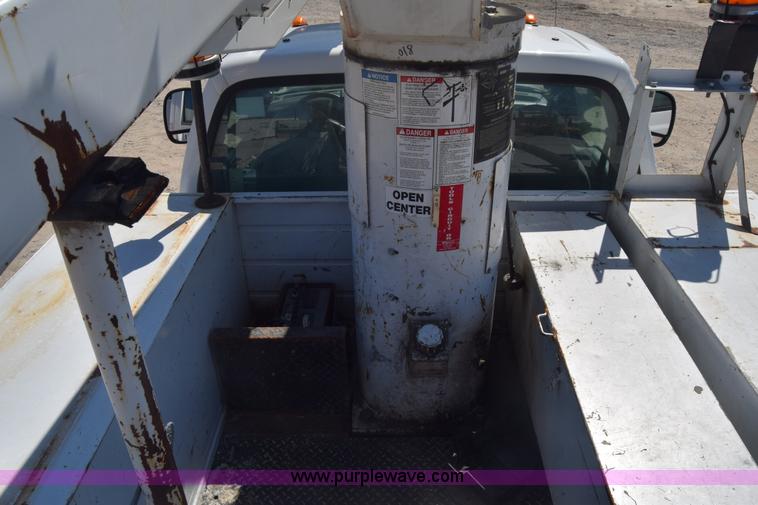 image for item K7281 2003 Ford F550 bucket truck