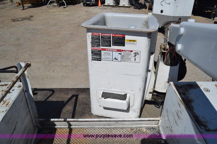 image for item K7281 2003 Ford F550 bucket truck