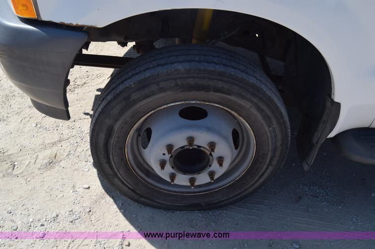 image for item K7281 2003 Ford F550 bucket truck