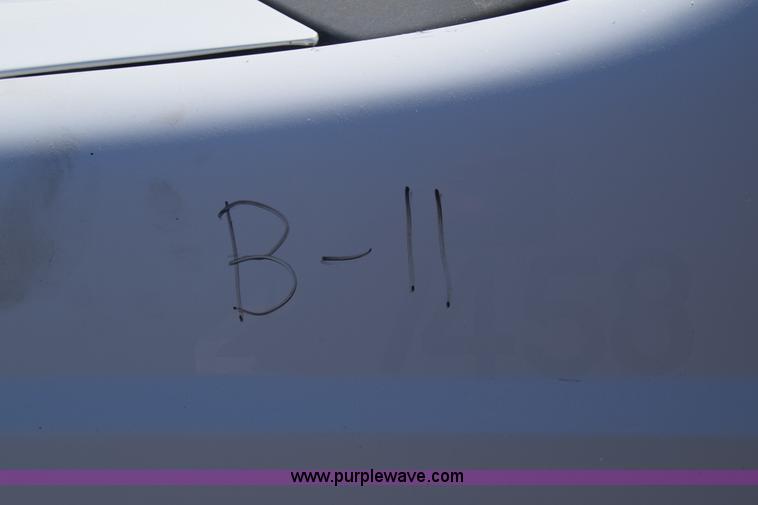 image for item K7282 2000 Ford F450 Super Duty XL bucket truck