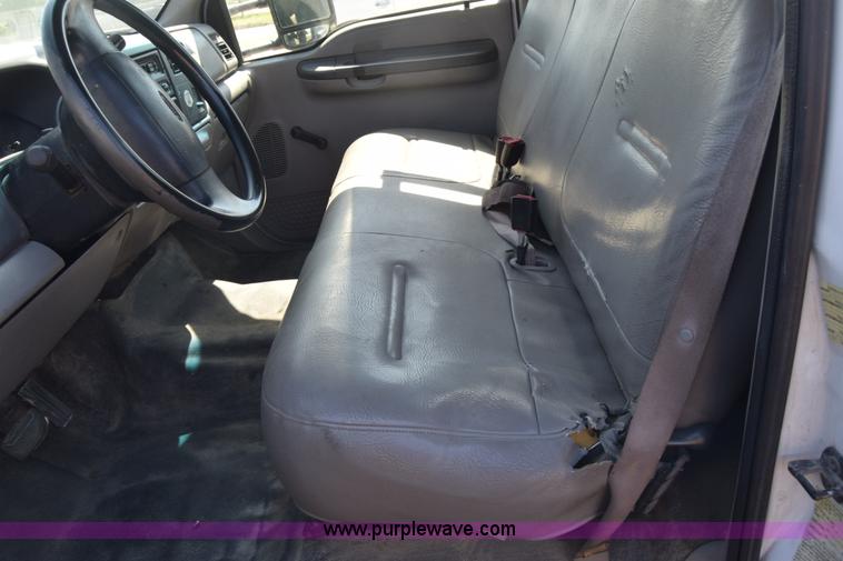 image for item K7282 2000 Ford F450 Super Duty XL bucket truck