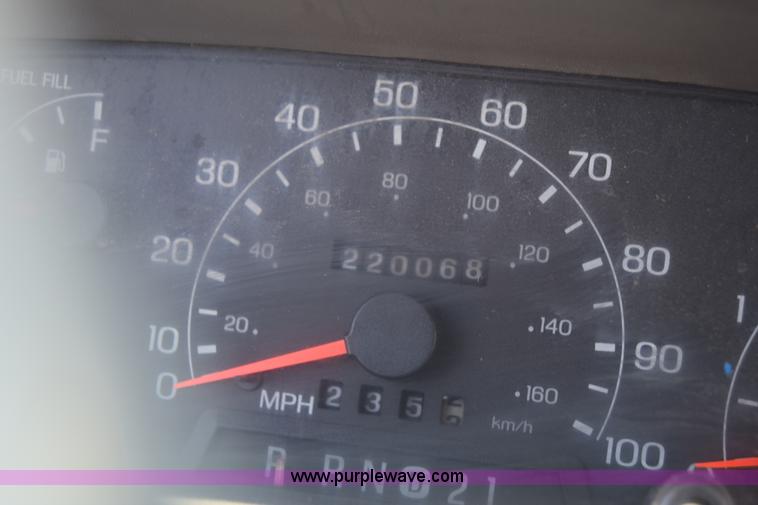 image for item K7282 2000 Ford F450 Super Duty XL bucket truck